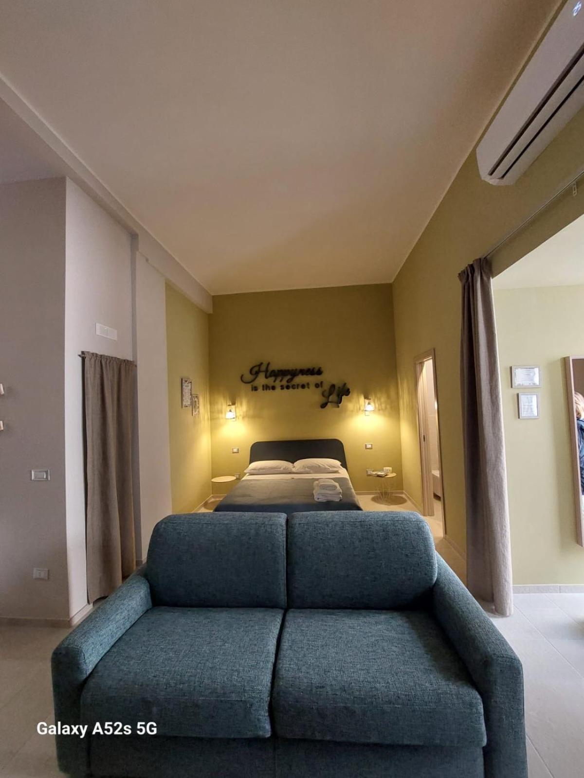 Ferienwohnung Happynesshouse_Locazione Turistica Trani Exterior foto
